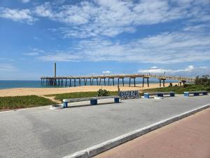 Casa com piscina Costa Azul