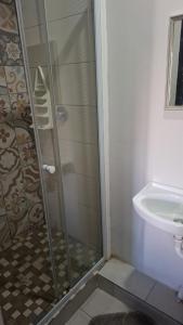 Kozy Cove near Bloubergstrand