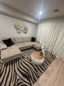 Spacious 6 Bedroom Home with NYC Access & Parking!