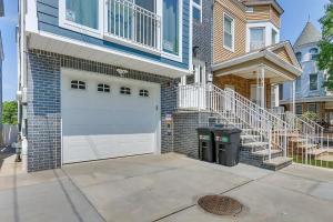 Spacious 6 Bedroom Home with NYC Access & Parking!