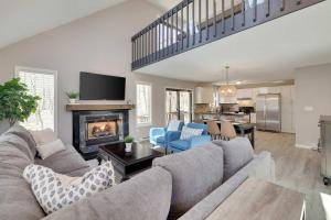 Blue Wolf Retreat Pool Table Cozy BBQ