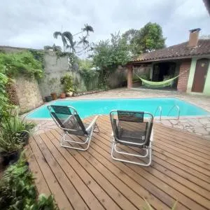 Casa com piscina e churrasqueira a 100 metros da praia - Juréia