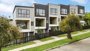 Beauty in Bayswater - New Build Luxury - Devonport