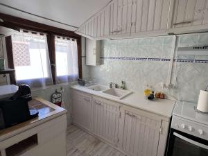 Maisons de vacances Maison confortable proche centre, climatisee, 4 personnes - FR-1-701-88 : photos des chambres