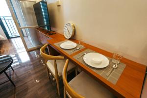 Modern Living 5 with Fast Wifi and Netflix