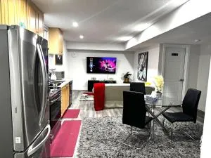 Gateway to Serenity-Welcome home - Strathroy