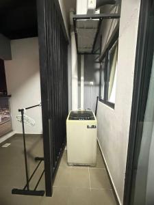 Simfoni - Big Balcony, Self Check In, Free Netflix, 200mbps Wifi, Parking at level 1