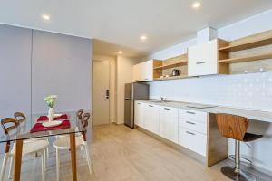 Pool View 1 Bed Apt T2-520