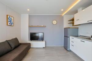 Mountain View 1 Bed Apt T2-723