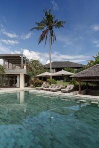 OMEKAI Cemagi by Nakula