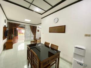 Puncak Villa Lotus D33