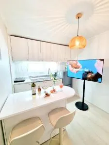 무료짐보관 김포공항 여의도 홍대 강남 kbs아레나 인접 화곡역 도보5분 감성2룸숙소 스테이케이션 - Pakkosi