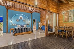 Villa Blue Style Pool Loft with Kitchen warnavillas