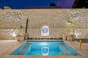 Villa Blue Style Pool Loft with Kitchen warnavillas