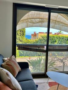 2 pièces vue mer, piscine, à 2 pas des plages