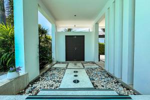 Exclusive Tropical Living! Elegant 4BR Villa Destiny with Salt Pool
