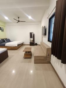 GOLDIE VILLA - Daman