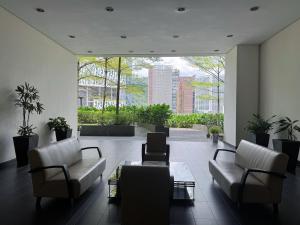 Comfy Studio Neo Damansara Ikea Ikano 2Pax1CP