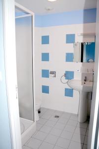Hotels Le Perroquet Bleu : photos des chambres