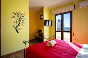 Holos Apartment img15