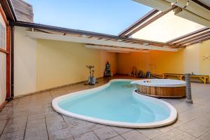 Holos Apartment img29