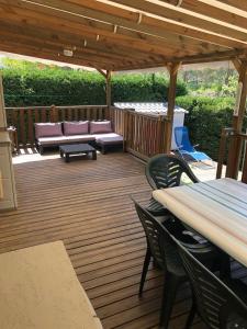 Campings Domaine des Iscles mobile home clim, jardinet sans vis-a-vis : photos des chambres