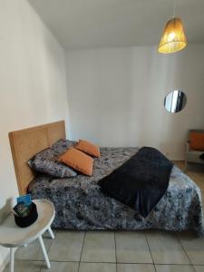 2 chbres idéal pour vacances ou travail, proche centre et port, plage à 2km, wifi