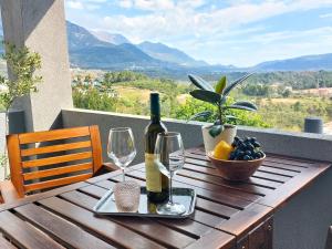 Mio Monte Apartments - Free Parking and Wi-Fi - Calm, Garden, See and Mountain View, Tivat - Porto Montenegro 2km