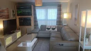 Spacious Cheltenham Flat with Free Allocated Parking - Golden Valley