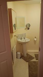 Spacious Cheltenham Flat with Free Allocated Parking