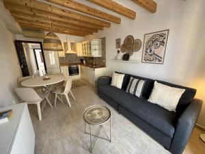 PLAZA IGLESIA HappyVila