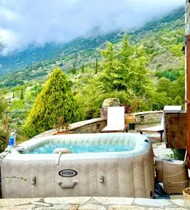 Rock Dandy Deluxe Chalet in Arachova - Delphi, Sauna, Prv Parking, Amazing View - Arachova