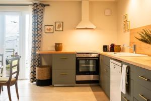 Appartements MonAppart-Hotel - Appartement Lumineux avec Clim et Parking : photos des chambres