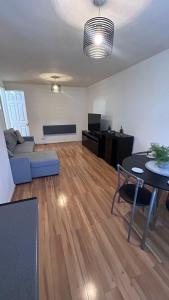 Feel at home apartments and Contractor friendly