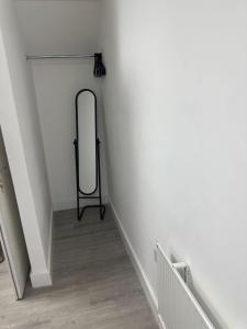 1B, zone 2 Westbourne Park , sleeps 4