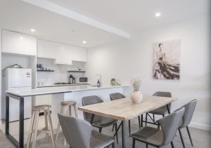 Clayton Beautiful 2br1ba Apt Near Monash Parking