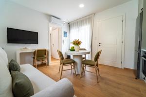 Iaspis Luxury Suites