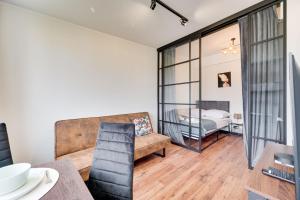 Piastowska 159B by Homeprime