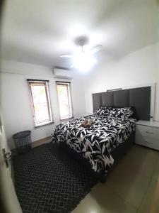 The Bridge Apartment, Unit 14