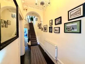 The Hedley Townhouse - Canford Cliffs