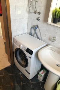 Apartments with WiFi Crikvenica - 24137