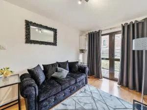 Cosy 1Bed Weybridge Ideal for 2 Pass the Keys - 泰晤士河畔沃尔顿