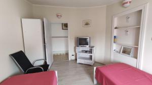 Apartments with parking space Murter - 5150