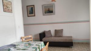 Apartments with parking space Murter - 5150