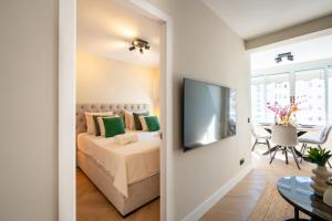 Aquamarina II beachside