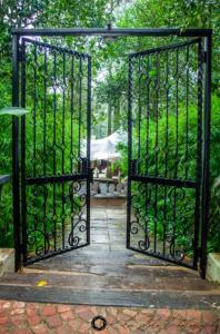 La Moor Country Venue & Eatery