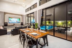 Black Rocher Poolvilla Huahin