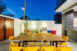 Black Rocher Poolvilla Huahin