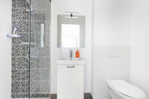 Appartements Chambre independante Recouvrance : Chambre Double avec Salle de Bains Privative