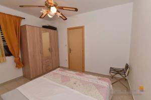 Apartments by the sea Vir - 21836